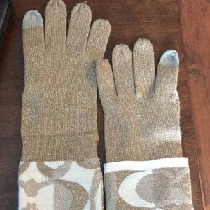 Coach gloves